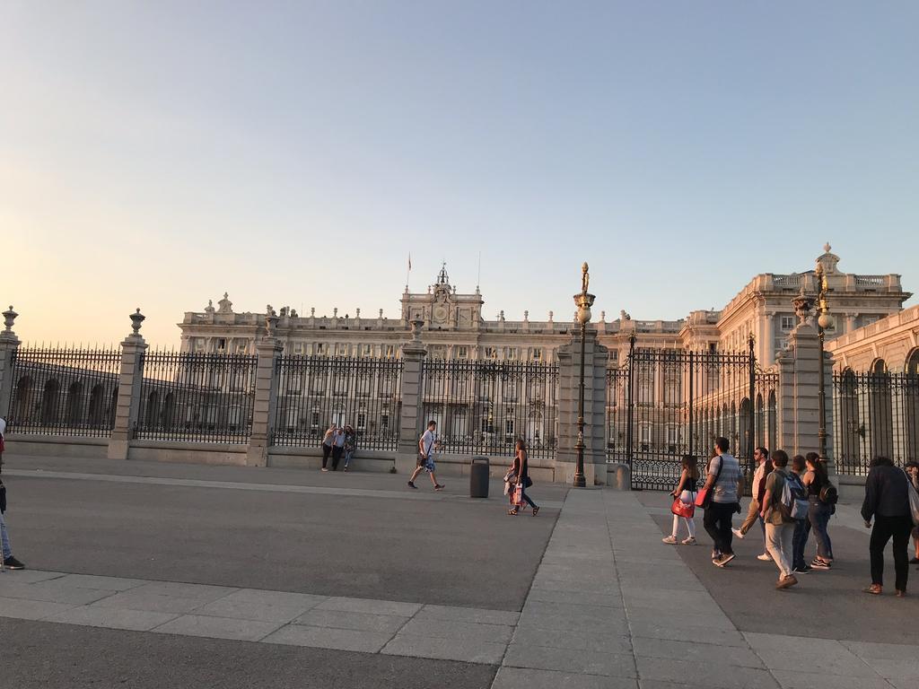 Latina Palace Madrid Exteriör bild